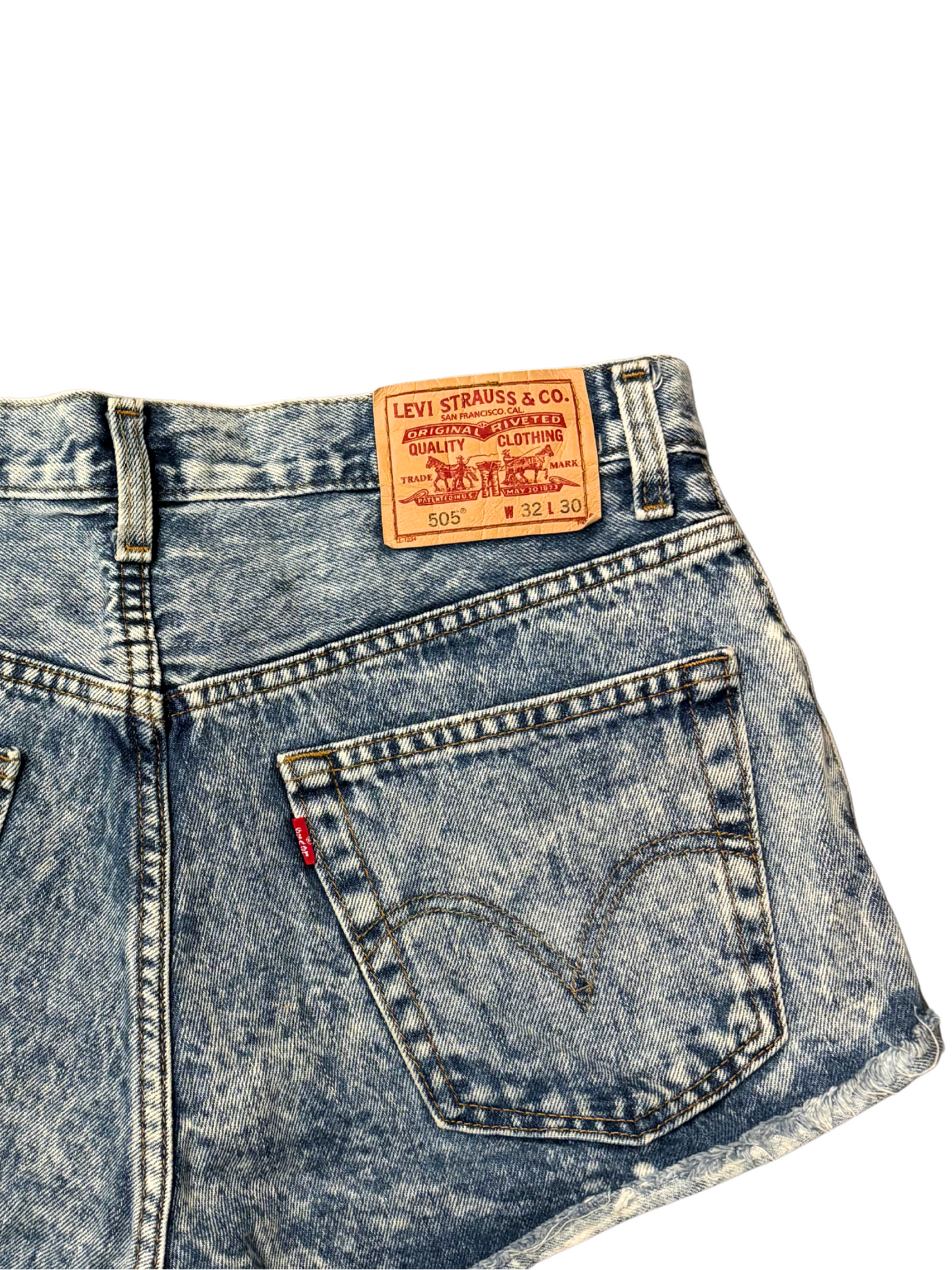 Acid Wash Levi Shorts (W29)